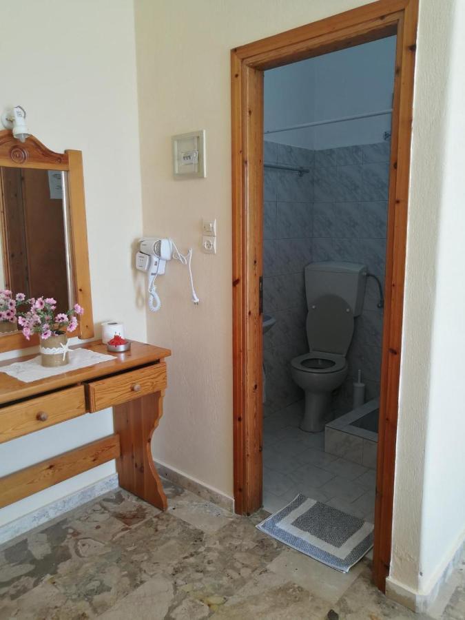 Vrohaki Studios & Rooms Piso Livadi Exterior photo